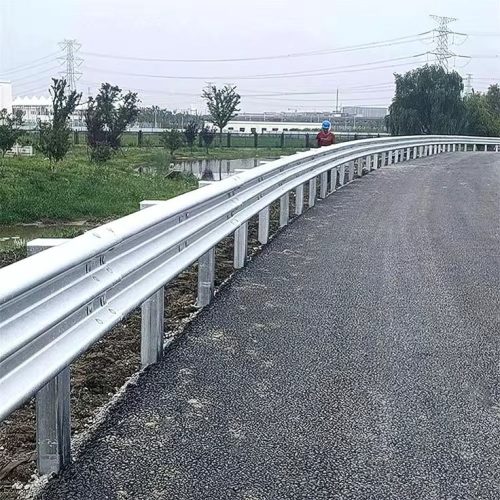 guardrail pembatas pengaman jalan tol